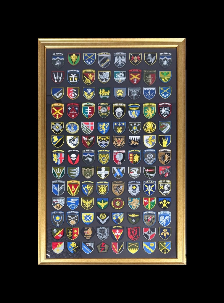 Колекція із 100 шевронів бригад ЗСУ